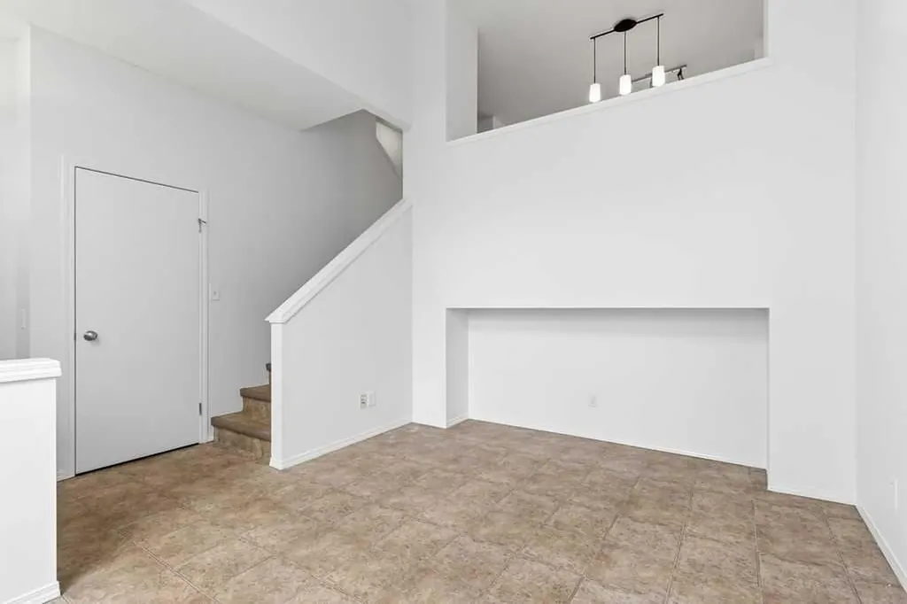 77 Elgin Gardens SE Calgary AB T2Z 4T4