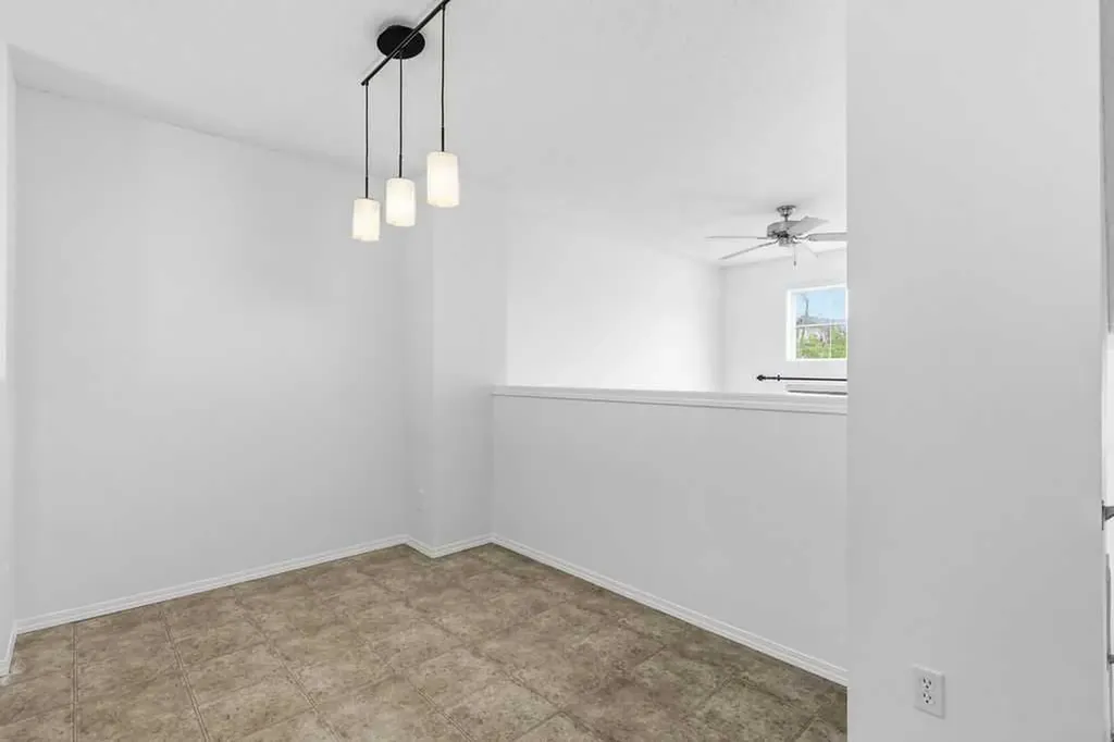 77 Elgin Gardens SE Calgary AB T2Z 4T4