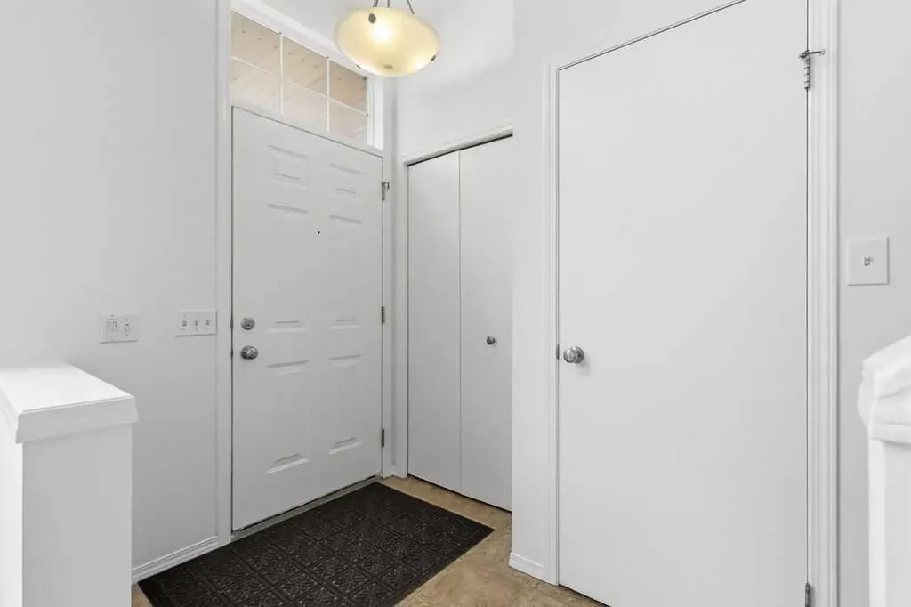 77 Elgin Gardens SE Calgary AB T2Z 4T4