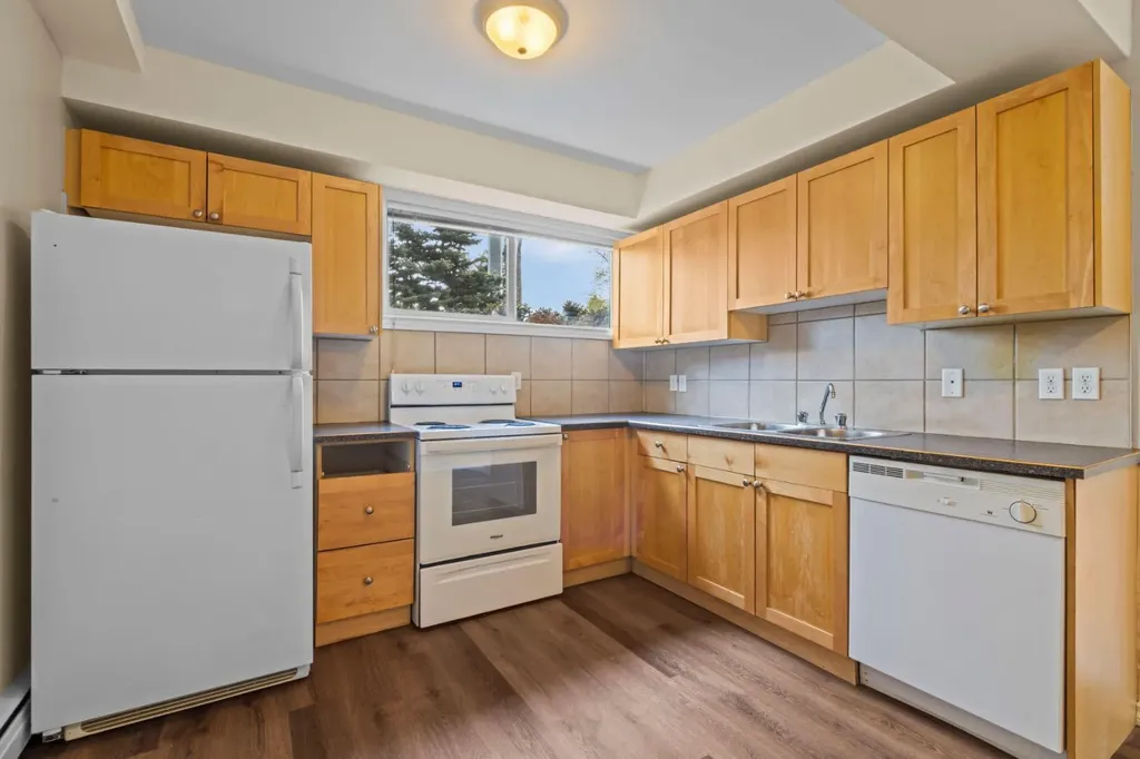 8607 Elbow Drive SW Calgary AB T2V 1K8