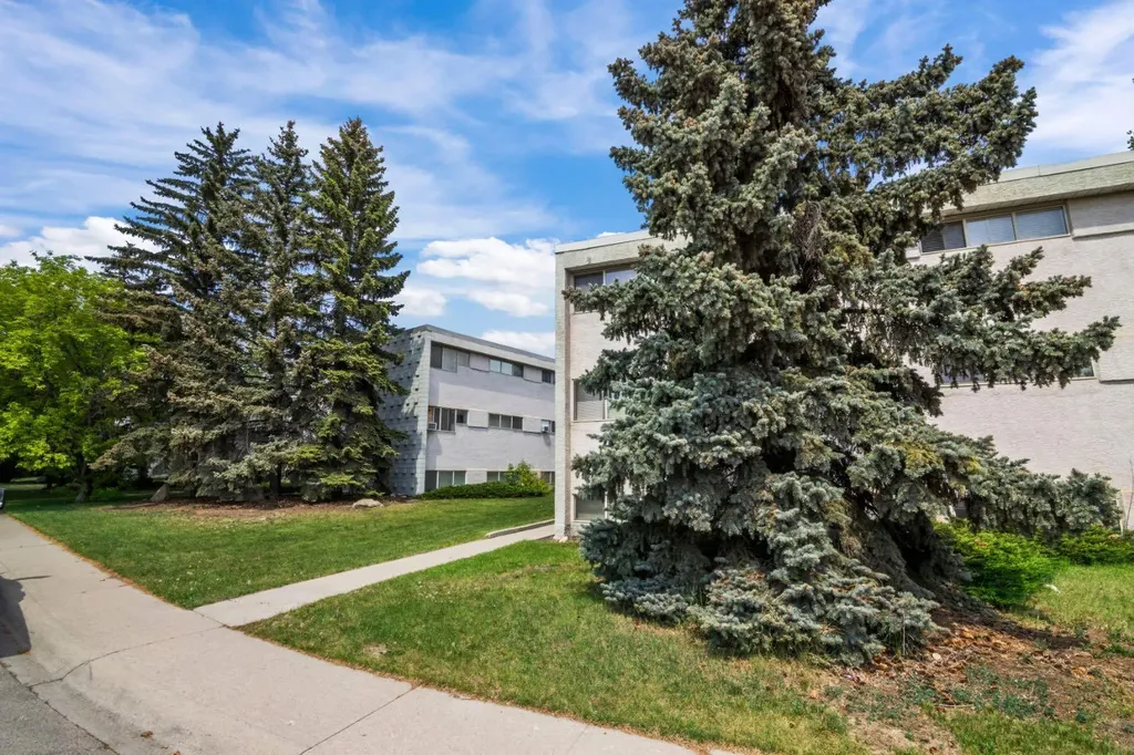 8607 Elbow Drive SW Calgary AB T2V 1K8