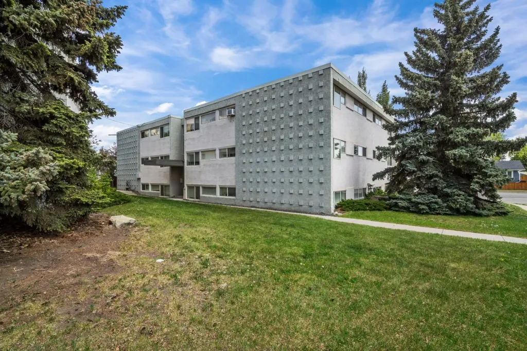 8607 Elbow Drive SW Calgary AB T2V 1K8