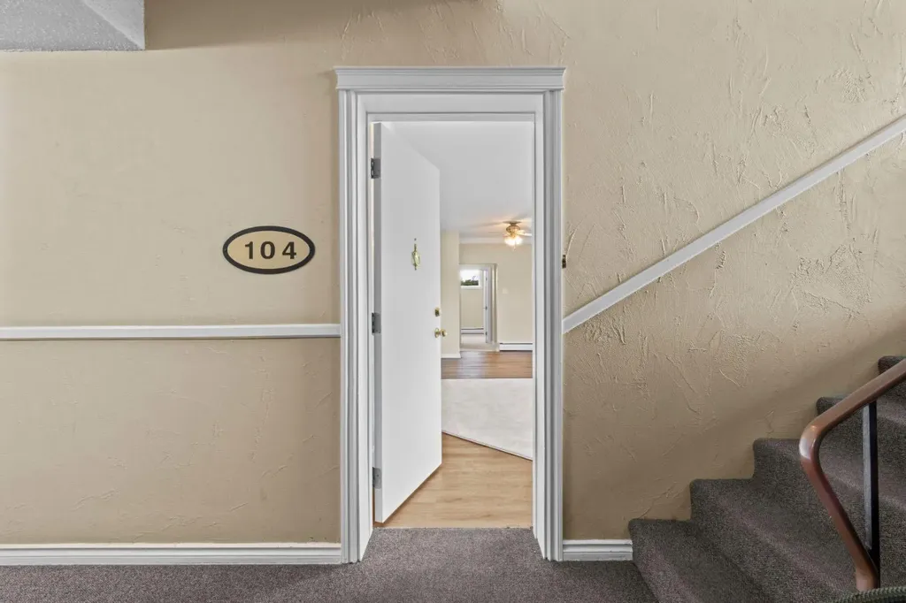 8607 Elbow Drive SW Calgary AB T2V 1K8