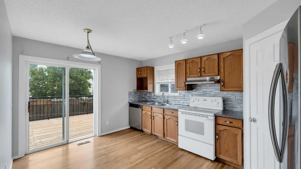 187 Coral Springs Circle NE Calgary AB T3J 3P6