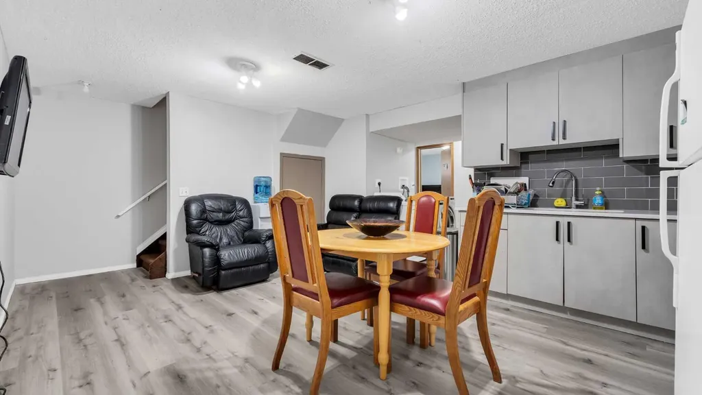187 Coral Springs Circle NE Calgary AB T3J 3P6