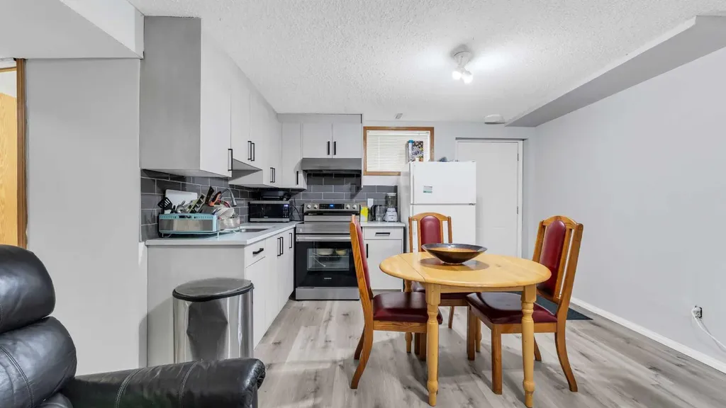 187 Coral Springs Circle NE Calgary AB T3J 3P6