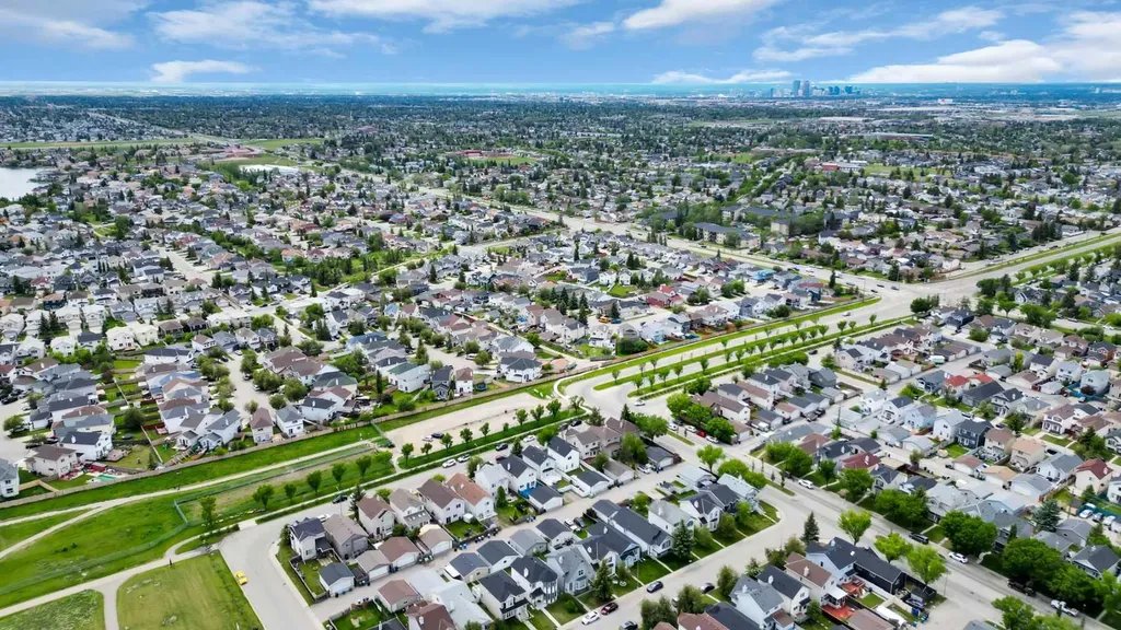 187 Coral Springs Circle NE Calgary AB T3J 3P6