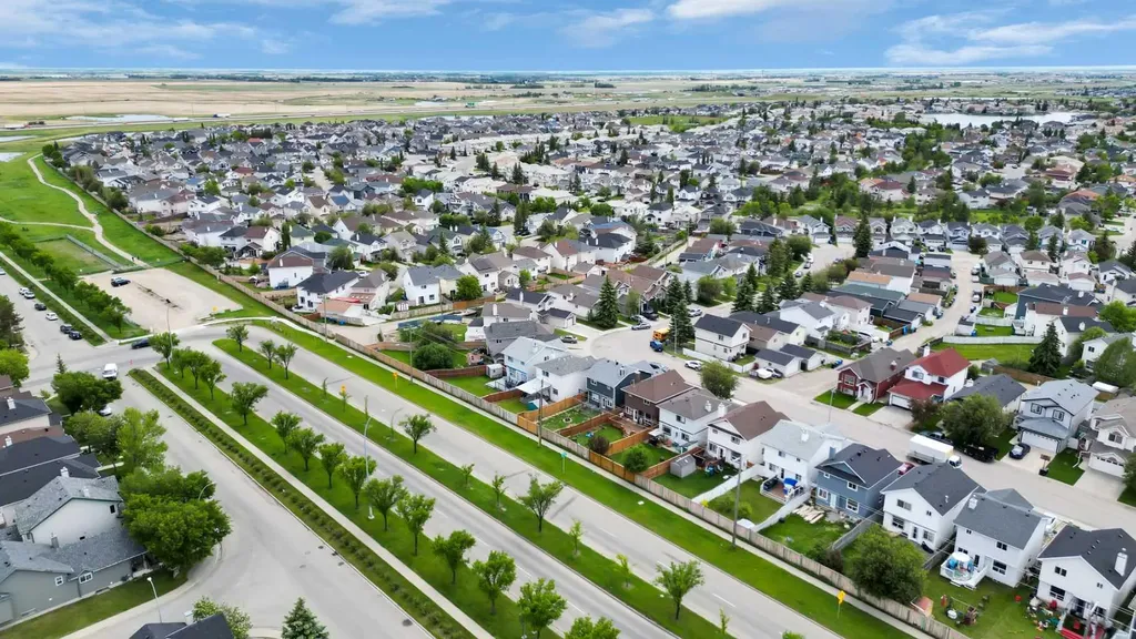 187 Coral Springs Circle NE Calgary AB T3J 3P6
