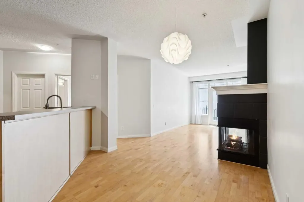 923 15 Avenue SW Calgary AB T2R 0S2