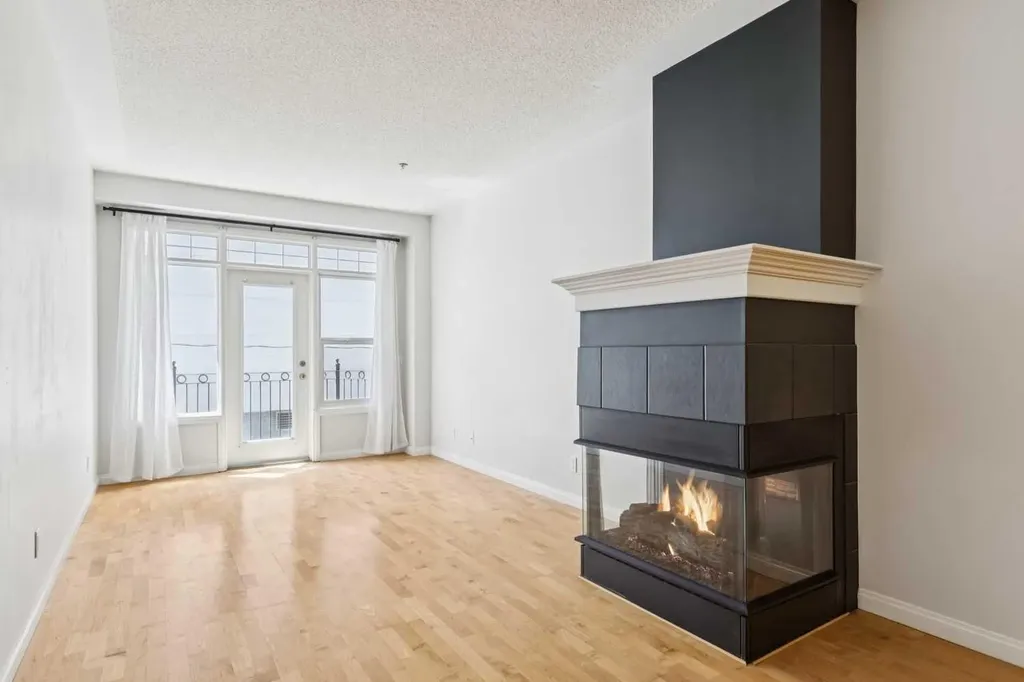 923 15 Avenue SW Calgary AB T2R 0S2