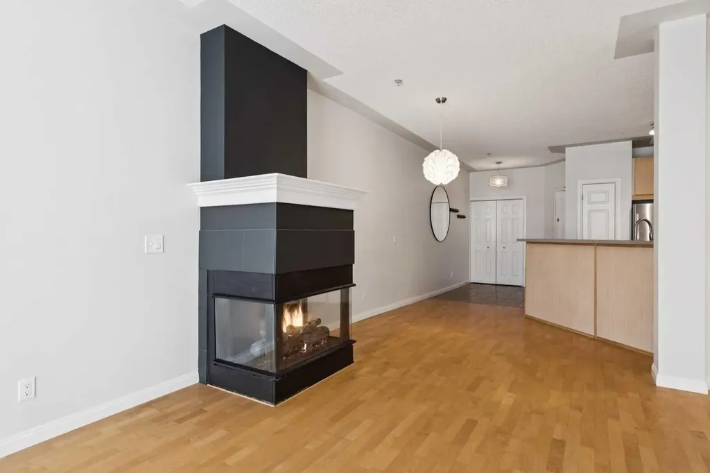 923 15 Avenue SW Calgary AB T2R 0S2