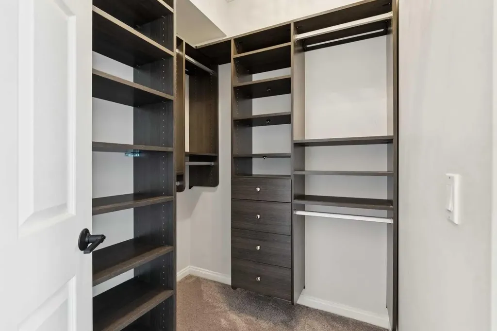 923 15 Avenue SW Calgary AB T2R 0S2