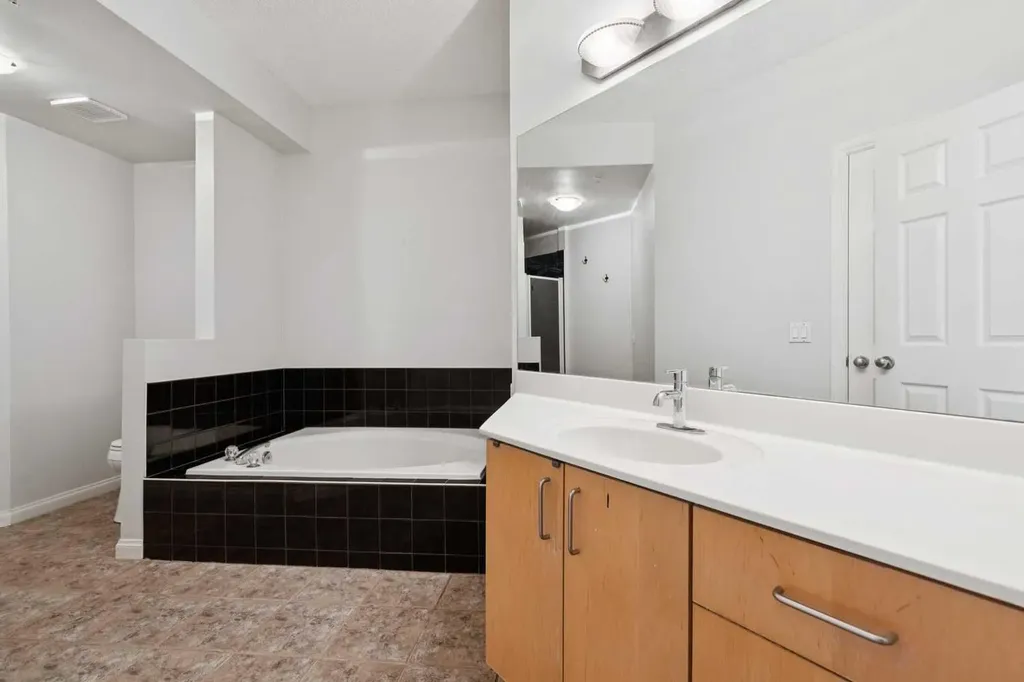 923 15 Avenue SW Calgary AB T2R 0S2