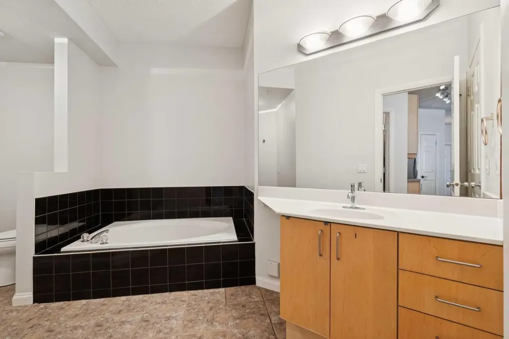 923 15 Avenue SW Calgary AB T2R 0S2