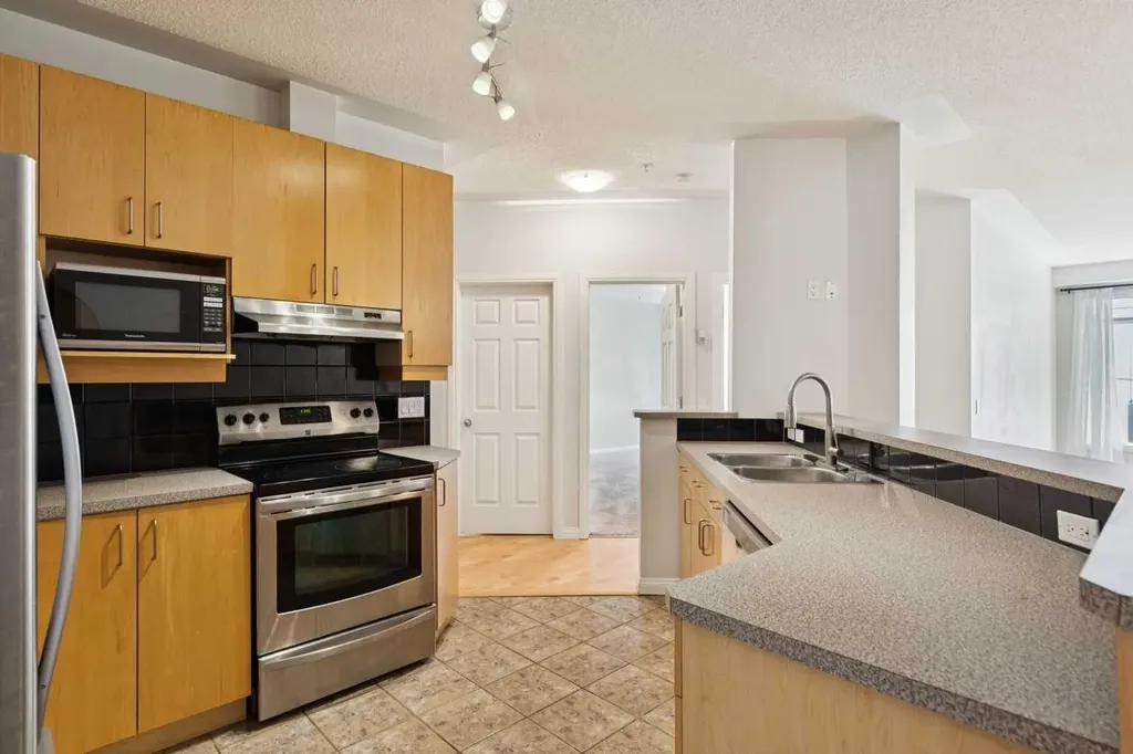 923 15 Avenue SW Calgary AB T2R 0S2