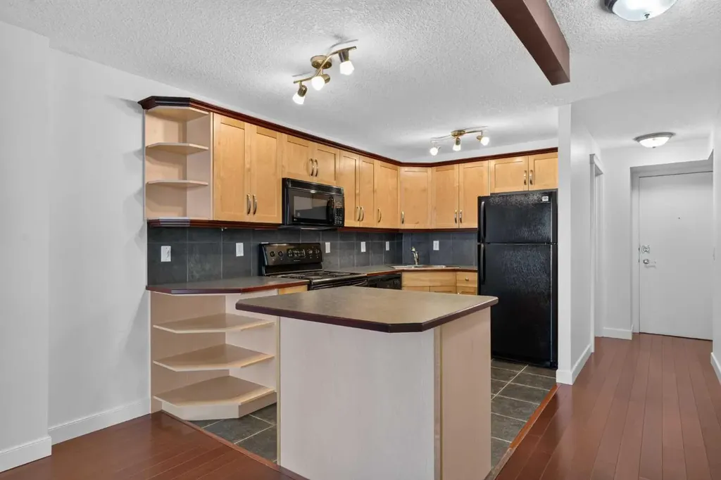 329 19 Avenue SW Calgary AB T2S 0E1