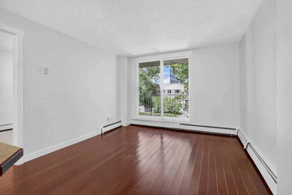 329 19 Avenue SW Calgary AB T2S 0E1