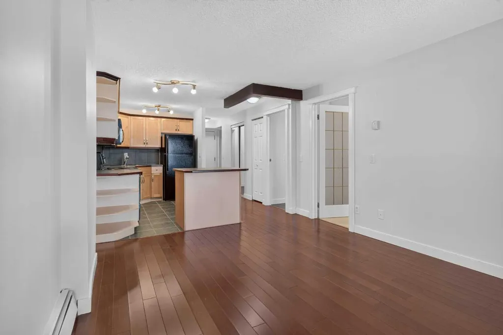 329 19 Avenue SW Calgary AB T2S 0E1