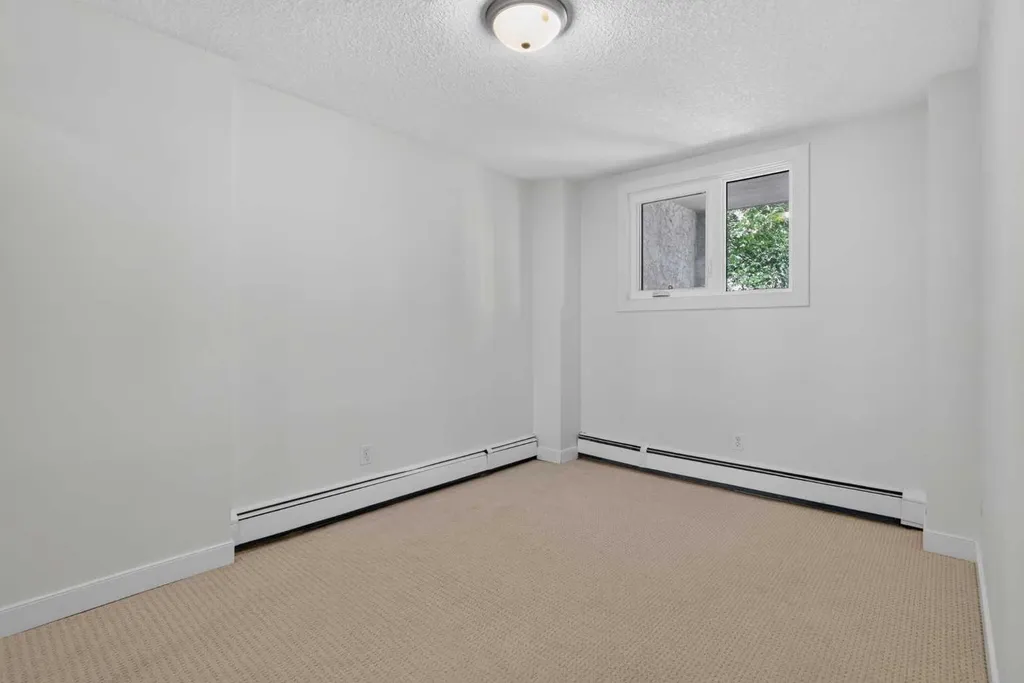 329 19 Avenue SW Calgary AB T2S 0E1