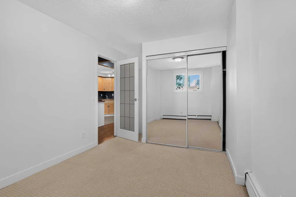 329 19 Avenue SW Calgary AB T2S 0E1