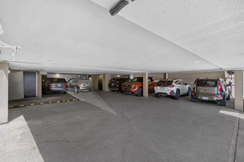 329 19 Avenue SW Calgary AB T2S 0E1