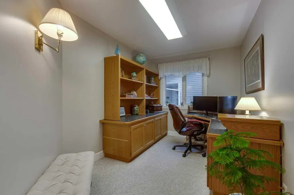 4918 53 Avenue Close Innisfail AB T4G 1W1