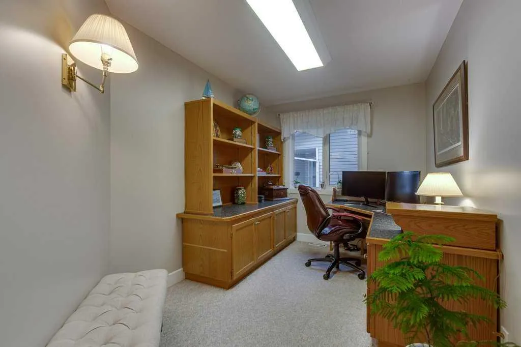 4918 53 Avenue Close Innisfail AB T4G 1W1