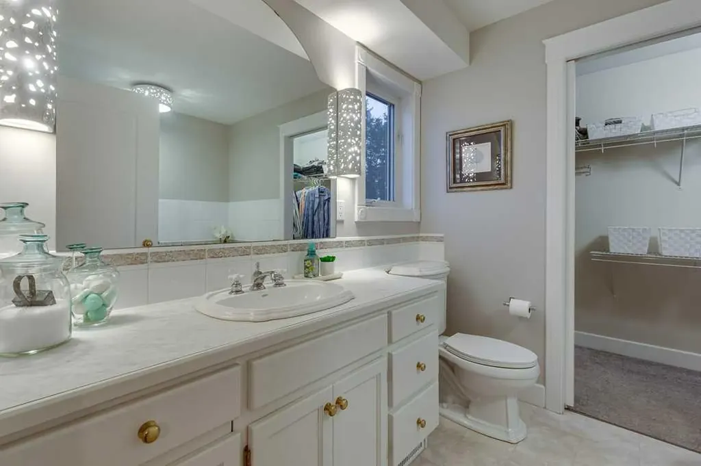 4918 53 Avenue Close Innisfail AB T4G 1W1