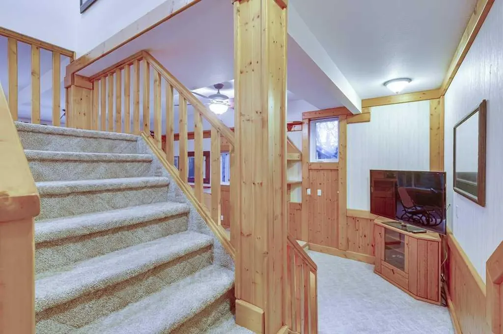 4918 53 Avenue Close Innisfail AB T4G 1W1