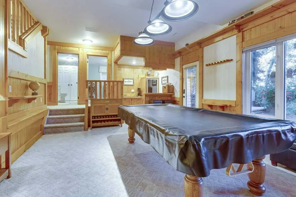 4918 53 Avenue Close Innisfail AB T4G 1W1