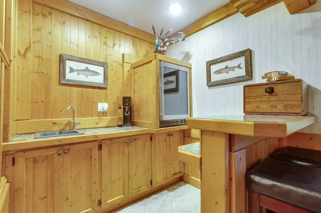 4918 53 Avenue Close Innisfail AB T4G 1W1