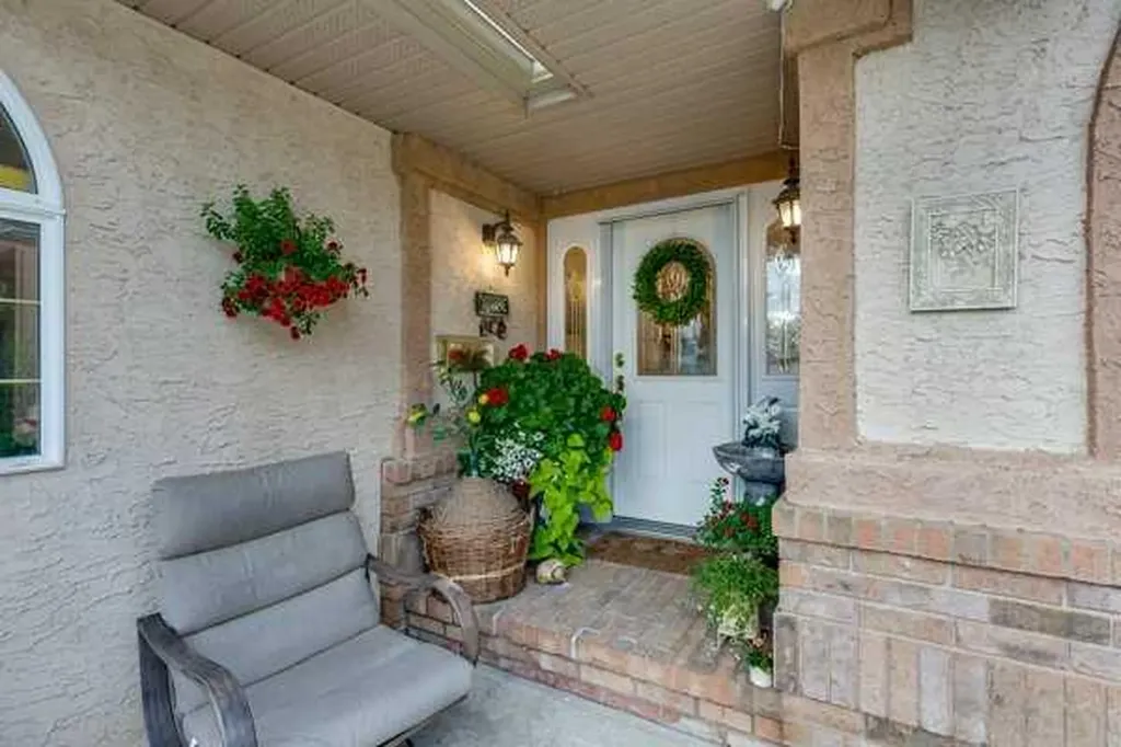 4918 53 Avenue Close Innisfail AB T4G 1W1