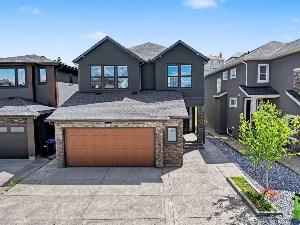 125 Hampstead Mews NW Calgary AB T3A 2Z5