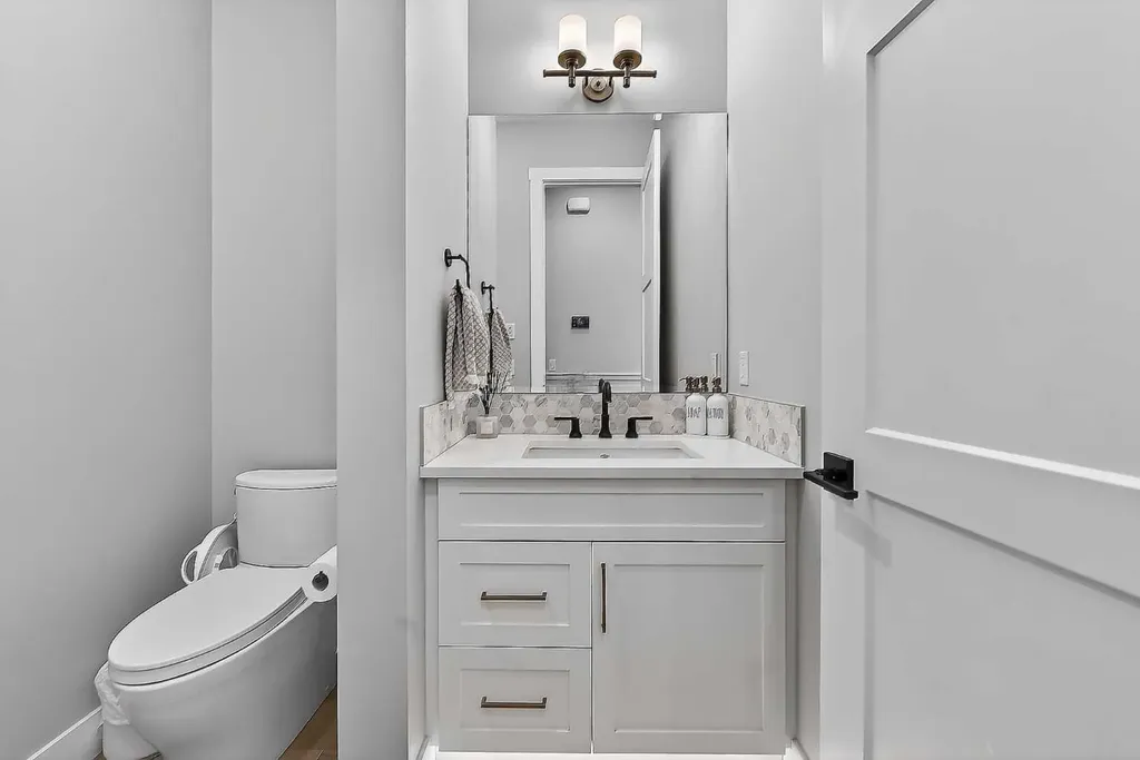 125 Hampstead Mews NW Calgary AB T3A 2Z5
