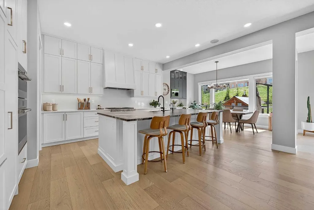 125 Hampstead Mews NW Calgary AB T3A 2Z5