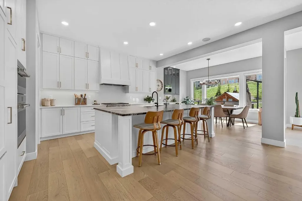 125 Hampstead Mews NW Calgary AB T3A 2Z5