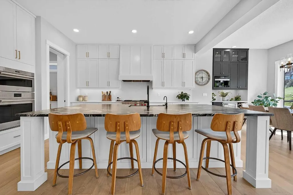 125 Hampstead Mews NW Calgary AB T3A 2Z5