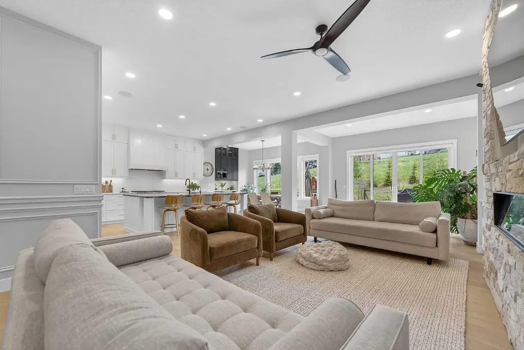 125 Hampstead Mews NW Calgary AB T3A 2Z5