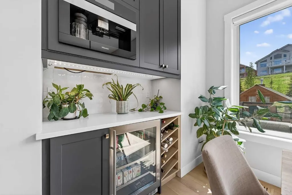 125 Hampstead Mews NW Calgary AB T3A 2Z5