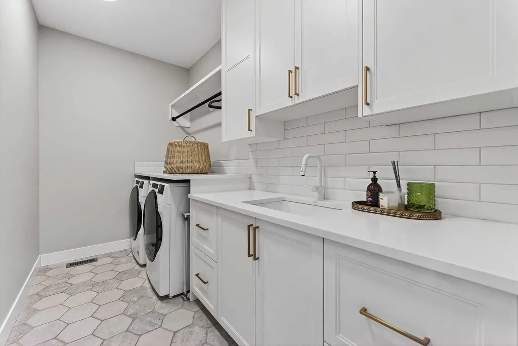 125 Hampstead Mews NW Calgary AB T3A 2Z5