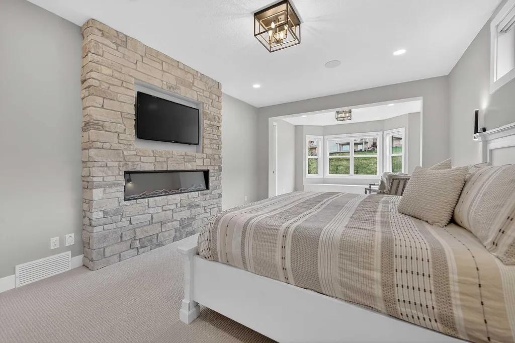 125 Hampstead Mews NW Calgary AB T3A 2Z5