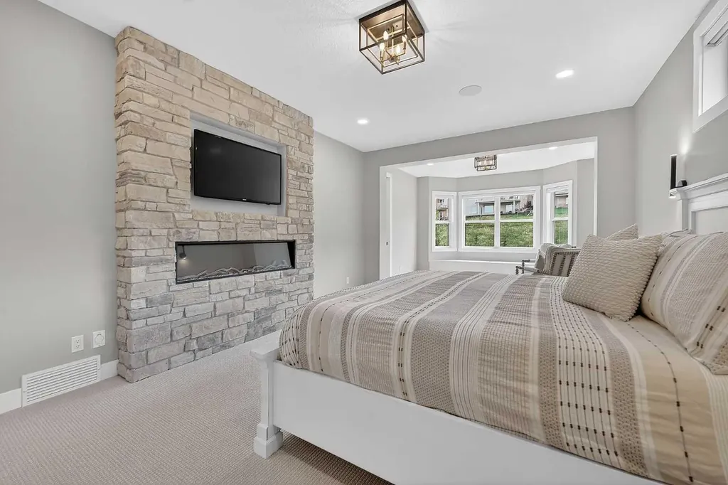 125 Hampstead Mews NW Calgary AB T3A 2Z5