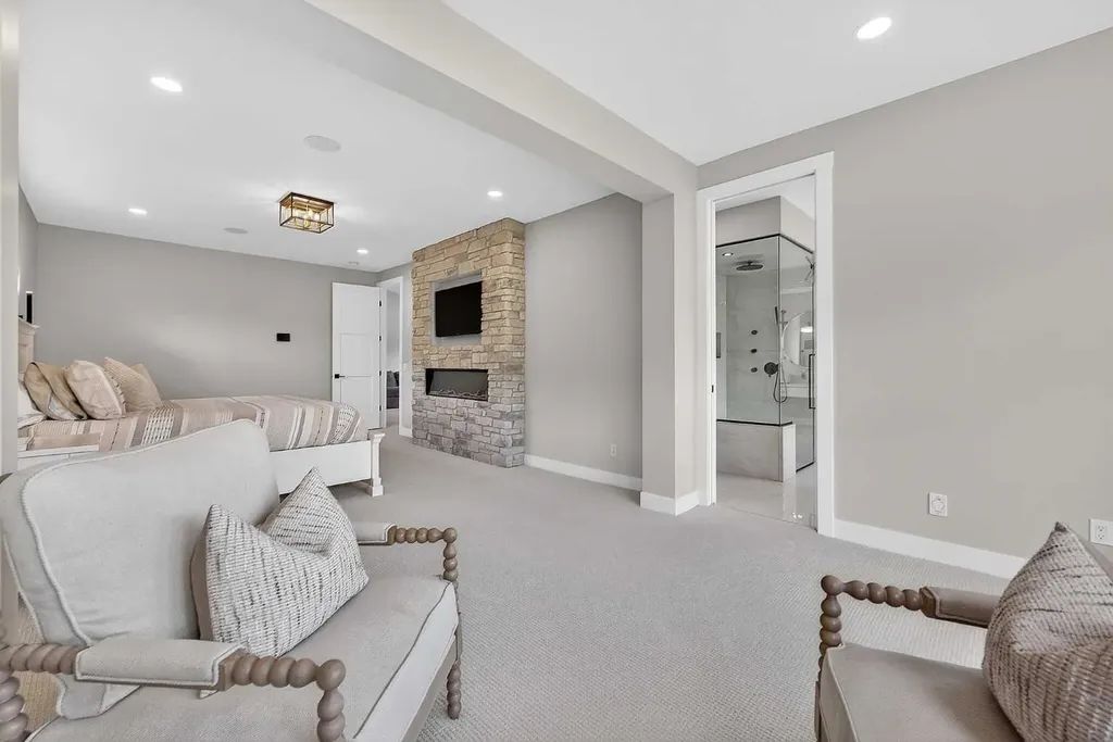 125 Hampstead Mews NW Calgary AB T3A 2Z5
