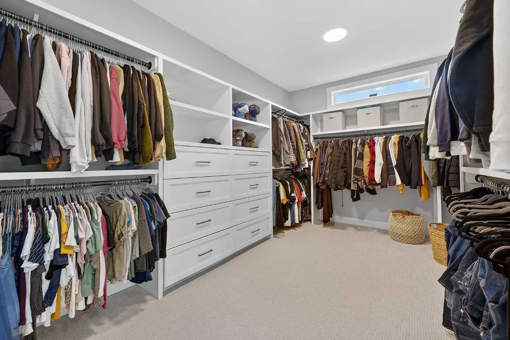 125 Hampstead Mews NW Calgary AB T3A 2Z5