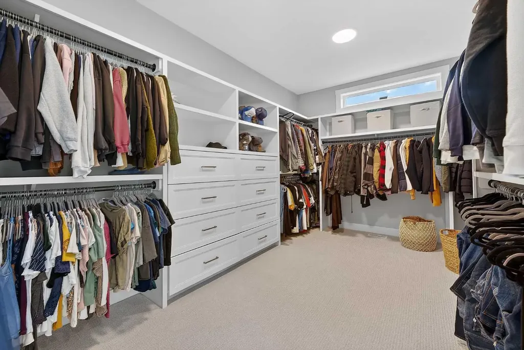 125 Hampstead Mews NW Calgary AB T3A 2Z5