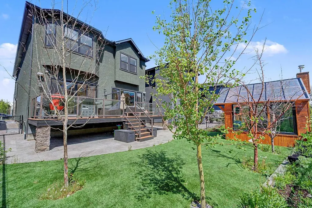 125 Hampstead Mews NW Calgary AB T3A 2Z5