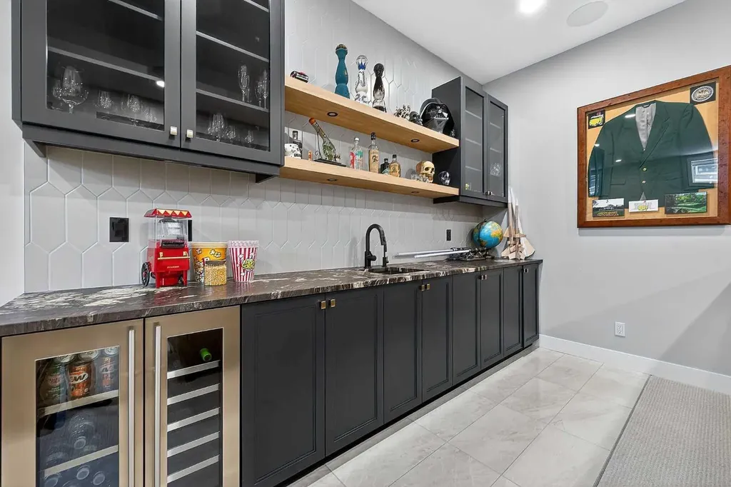 125 Hampstead Mews NW Calgary AB T3A 2Z5