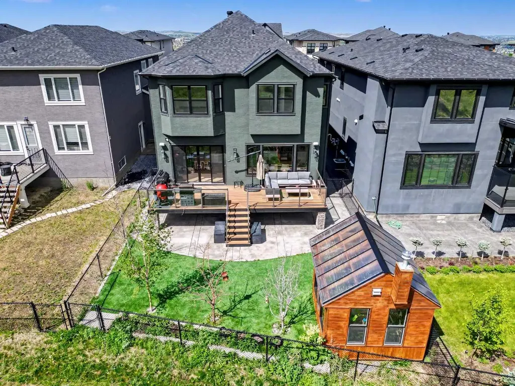 125 Hampstead Mews NW Calgary AB T3A 2Z5