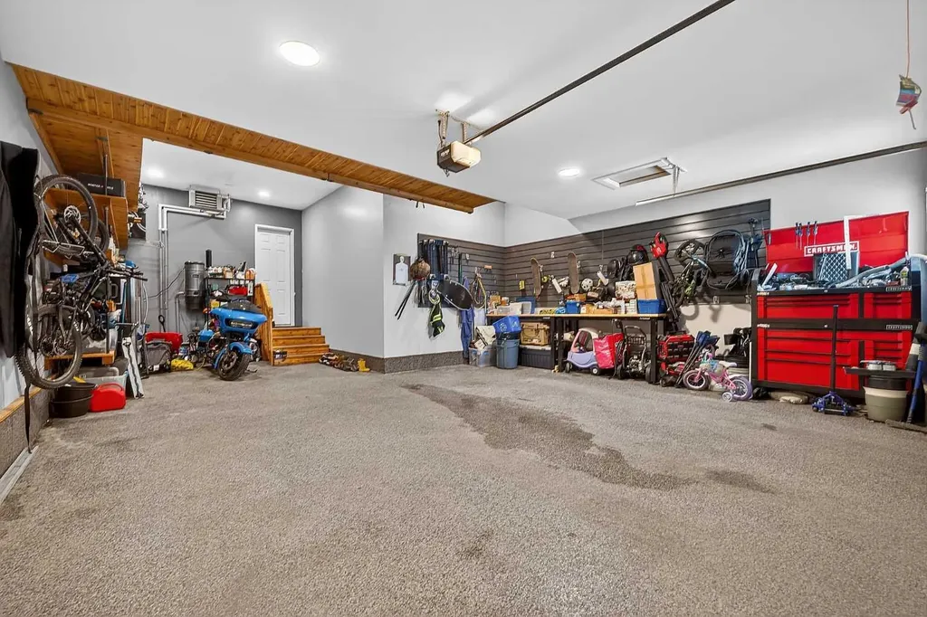 125 Hampstead Mews NW Calgary AB T3A 2Z5