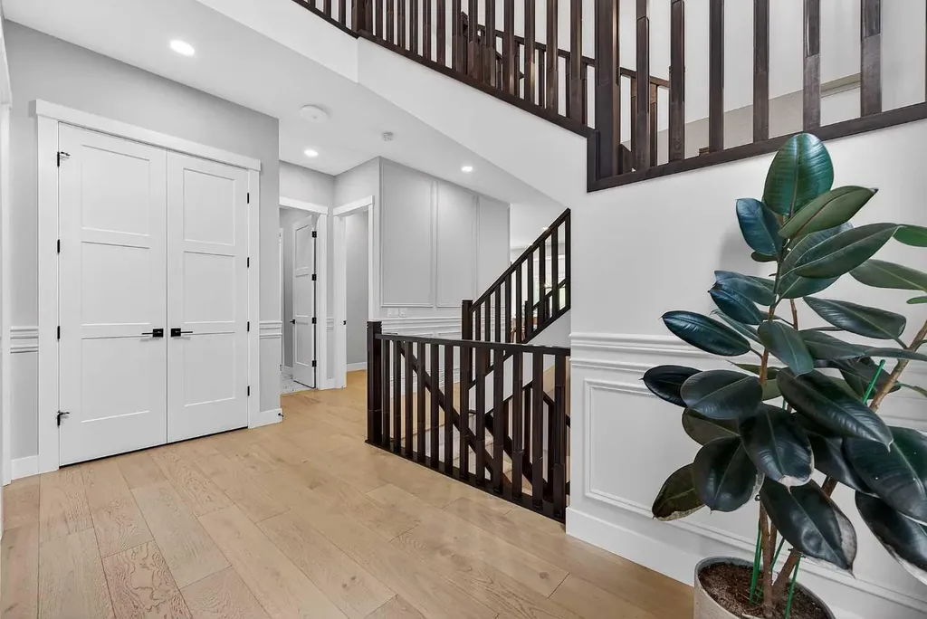 125 Hampstead Mews NW Calgary AB T3A 2Z5